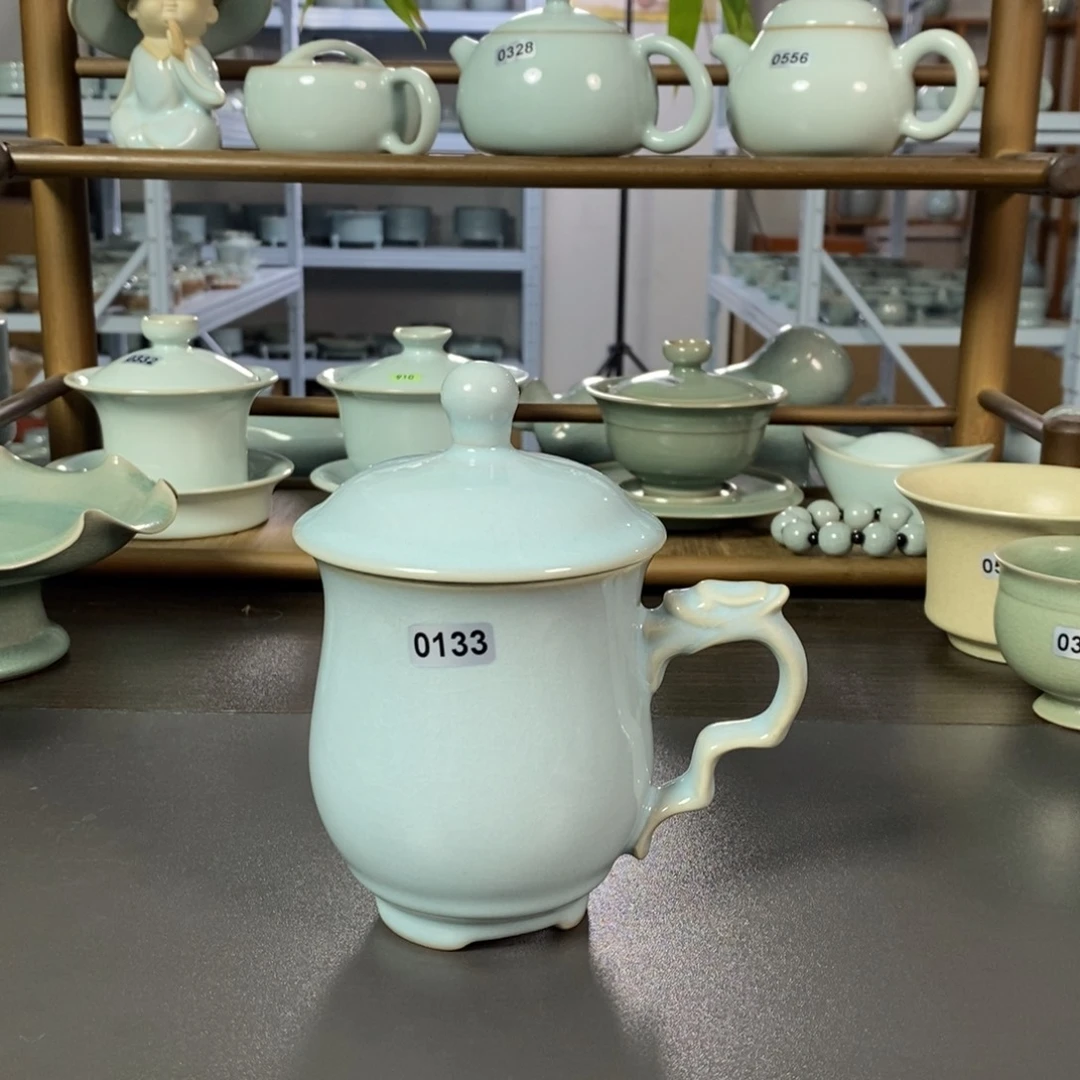 0133微瑕天青色办公杯无礼盒