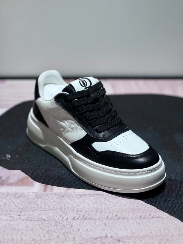 男士时尚休闲小白鞋