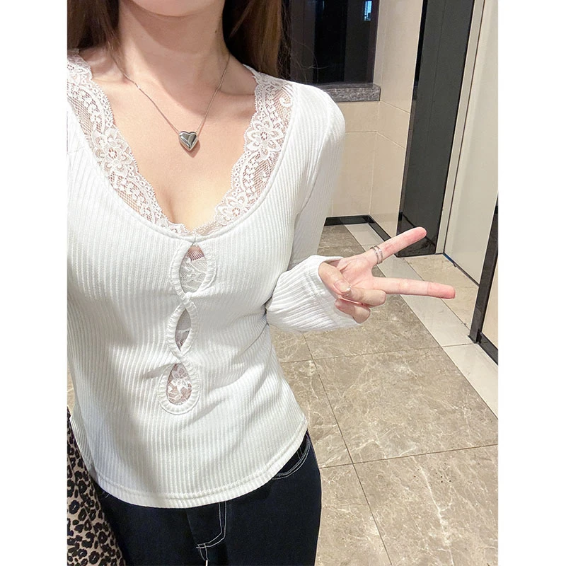 纯欲风镂空蕾丝拼接修身显瘦长袖T恤女秋冬季新款收腰磨毛打底衫