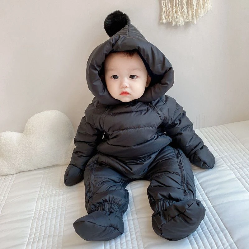 婴儿棉衣连体衣新生儿宝宝抱衣冬天外出服加厚爬服轻薄