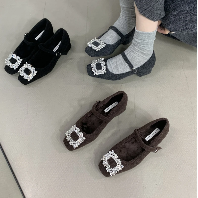 2024冬季新款方头低跟一字带水钻搭配加厚外穿百搭时尚单鞋