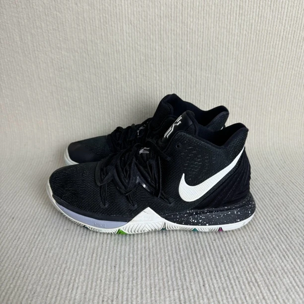38码/Nike 欧文5 黑魔法 篮球鞋 无原盒 公价1329