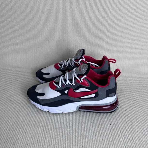 40.5码/耐克Air Max 270 白黑红 9新 休闲鞋 无原盒 公价1189