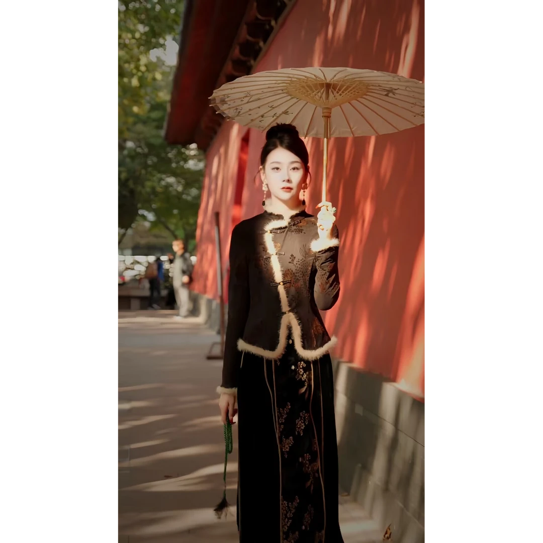 新中式国风烧花刺绣套装斜襟小立领上衣打底衫绒面刺绣马面裙套装