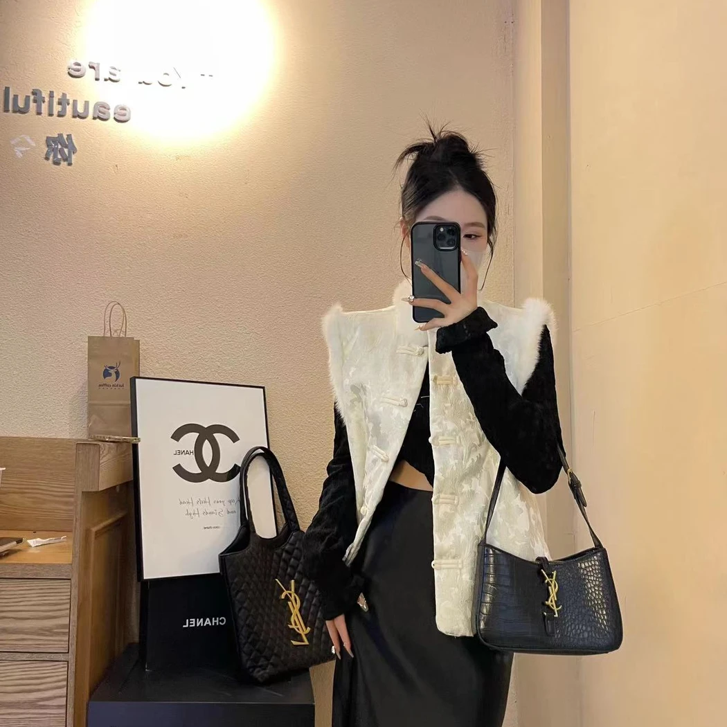 新中式国风盘扣马甲秋冬新款设计感小众洋气百搭拼接小香风气质