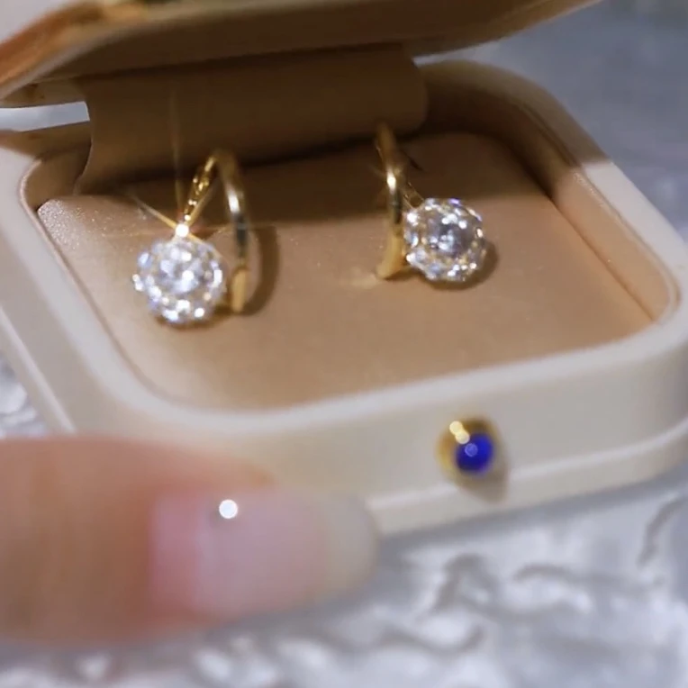 铜合金耳饰 时尚百搭小众饰品铜合金合成氧化锆时来运转耳扣耳环