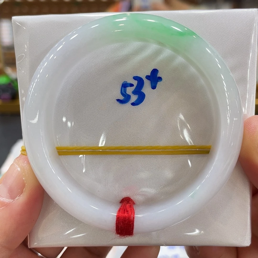 翡翠手镯未镶嵌翡翠手镯