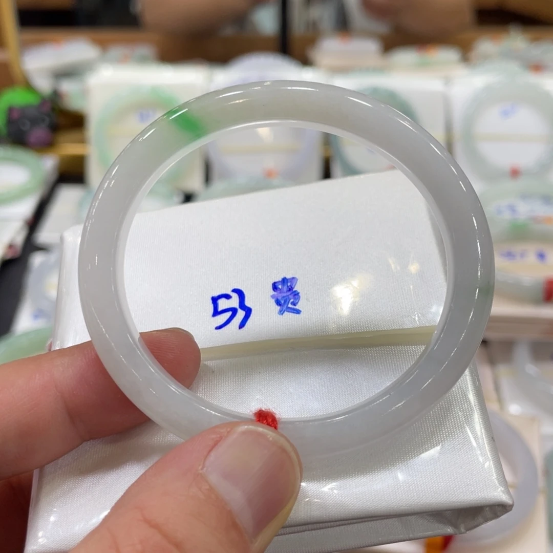 翡翠手镯未镶嵌余*翡翠