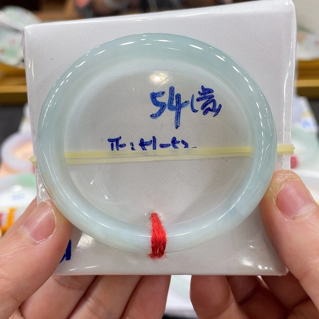 翡翠手镯未镶嵌翡翠手镯
