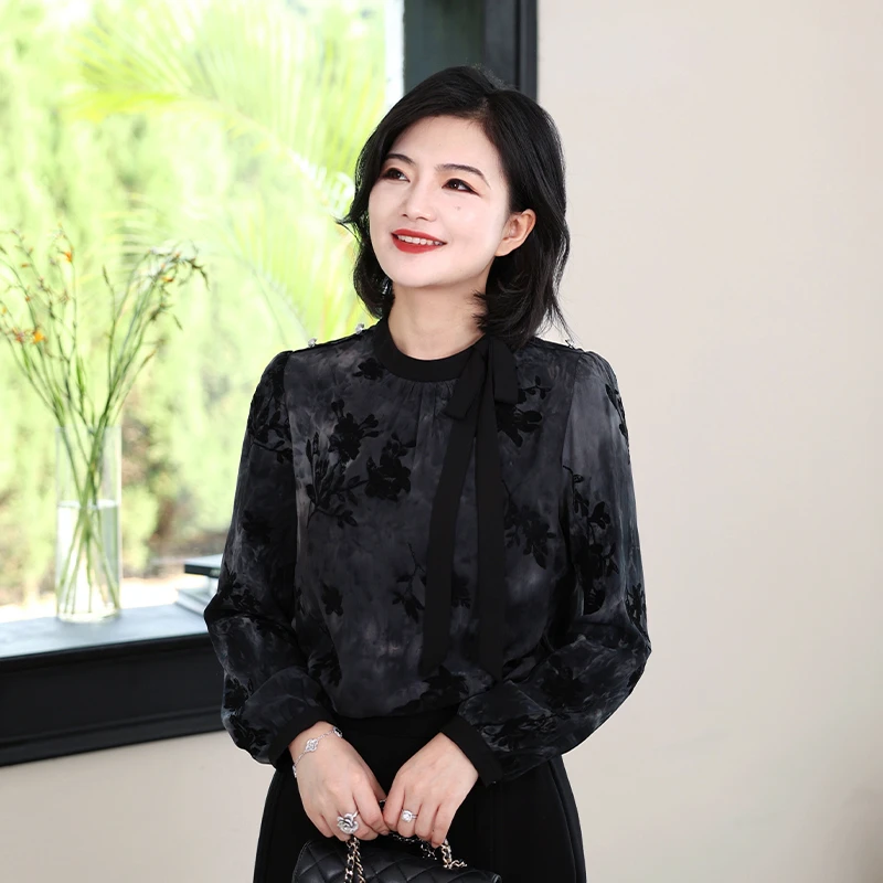 枫竺高端女装阿楠anan  高级感系带植绒花圆领纽扣长袖衬衫女秋