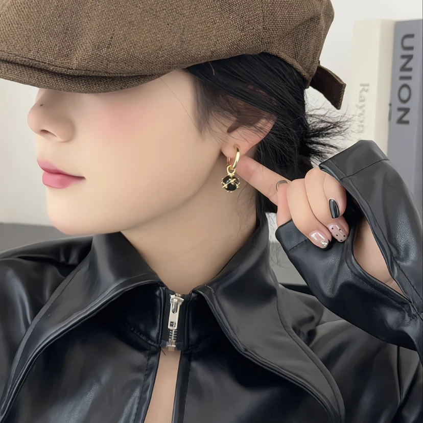 黑糖【耳饰】  轻奢百搭复古撞色小众球球耳饰E1274