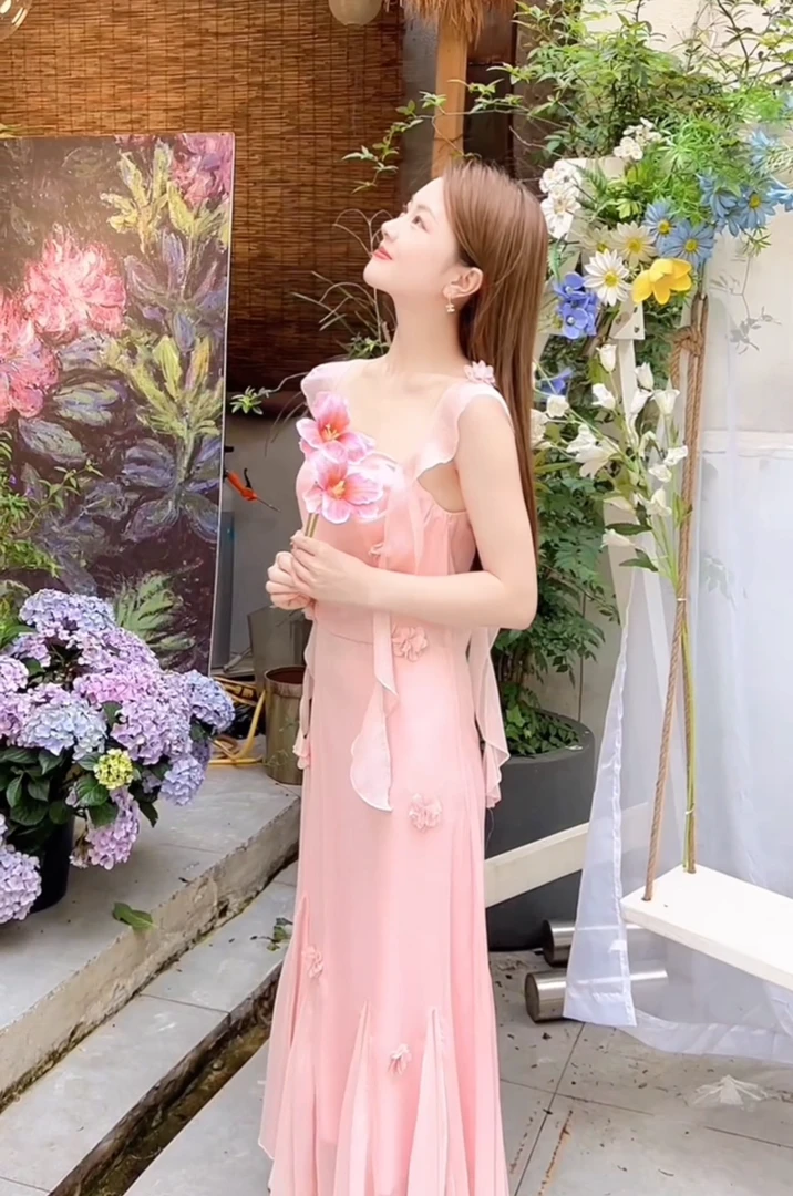 千语栀【缱绻入梦】流水落花春去也  浪漫粉色连衣裙度假吊带连衣裙