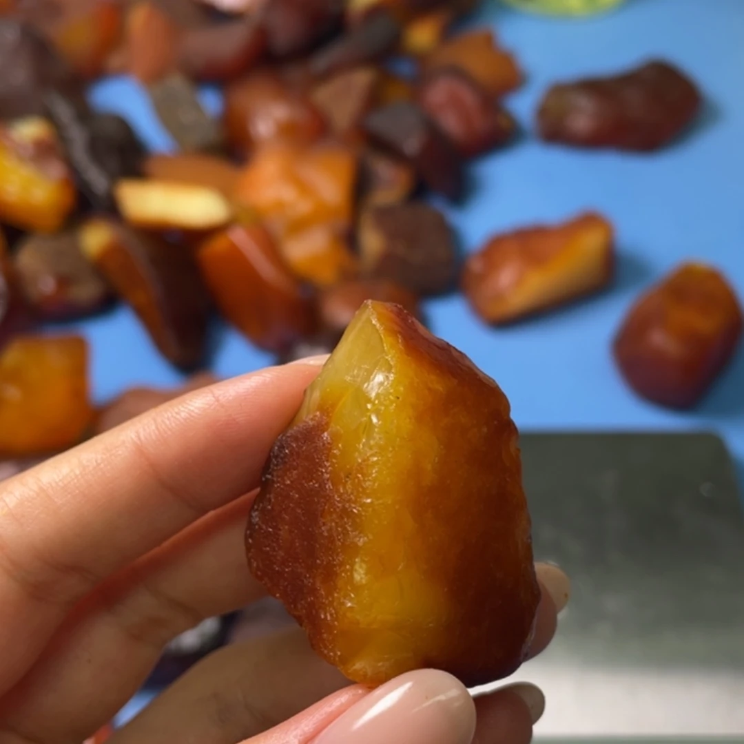 定制琥珀未镶嵌A*.原石定制