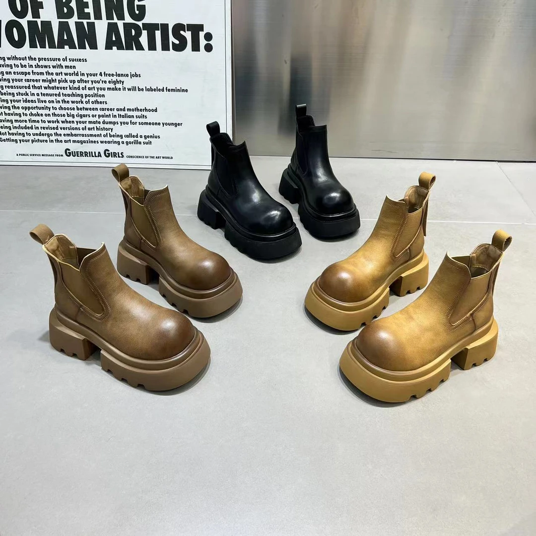 时尚百搭英伦风靴子马丁靴厚底圆头秋季短筒复古女士潮流