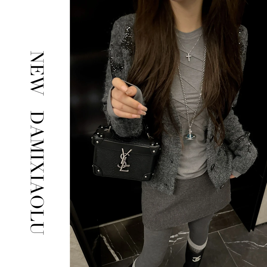 【大米和小鹿】2024秋冬季重工亮片拼接单排扣设计针织开衫女S1680