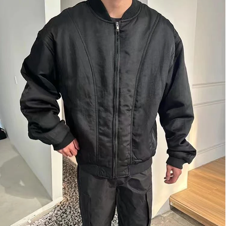 「POKERS」褶皱尼龙加棉棒球领Bomber分割弯刀设计宽松廓形OS外套