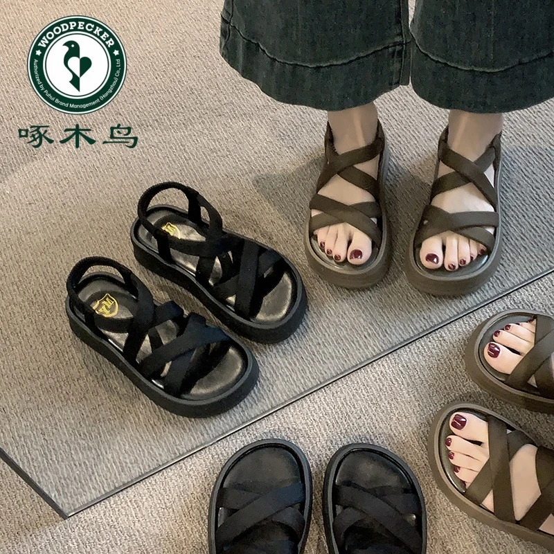 啄木鸟凉鞋女款2025夏季新款百搭学生厚底休闲黑色外穿运动沙滩鞋