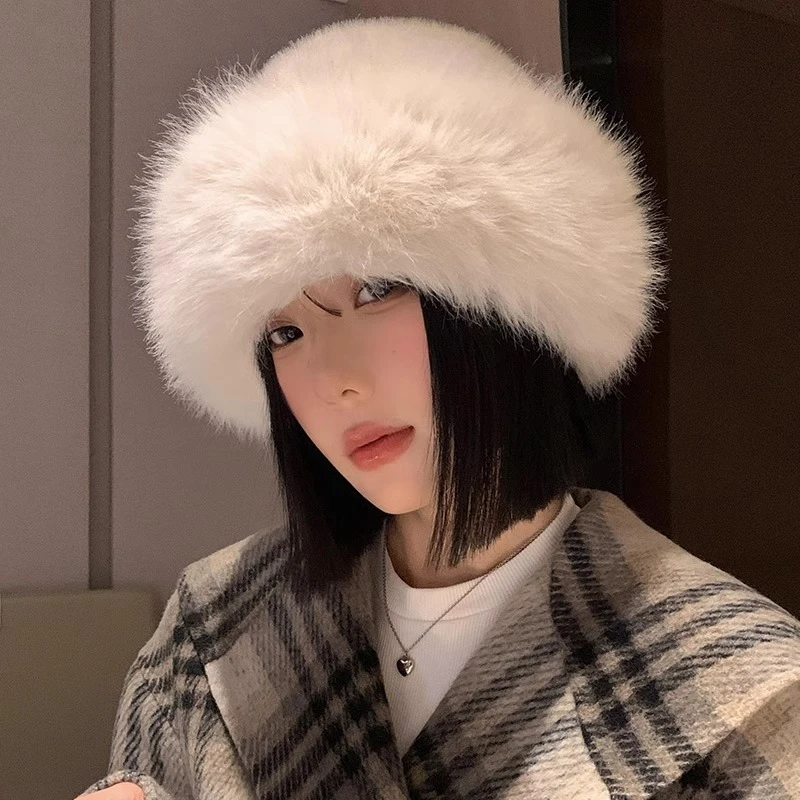 tz毛茸茸白色毛绒渔夫帽女2024冬季显脸小百搭帽子高级感保暖盆帽
