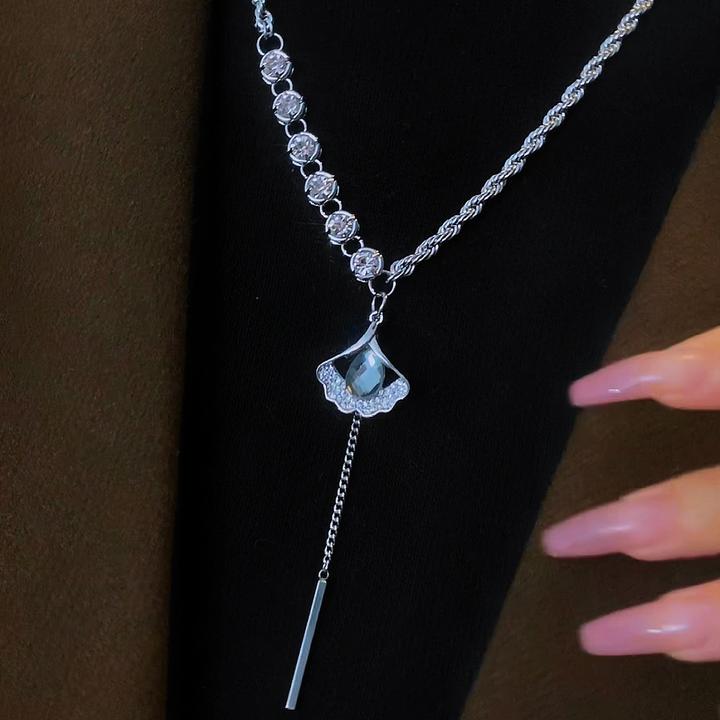 【仅需9.9元】银杏叶轻奢设计感秋冬银杏流苏毛衣链