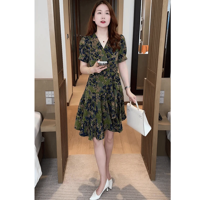 碎花连衣裙2024夏季新款时尚绑带气质减龄女神范V领中长裙小个子