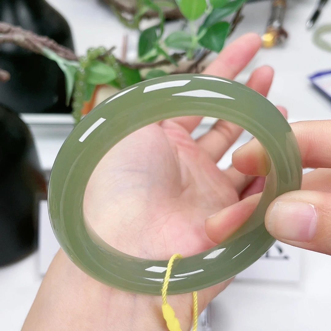 和田玉手镯56未镶嵌