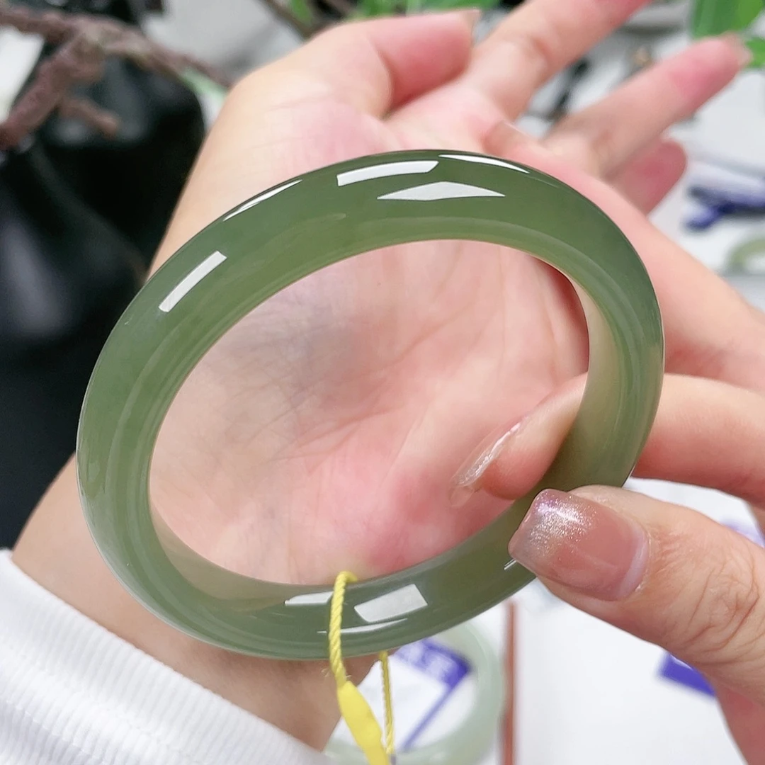 和田玉手镯60未镶嵌