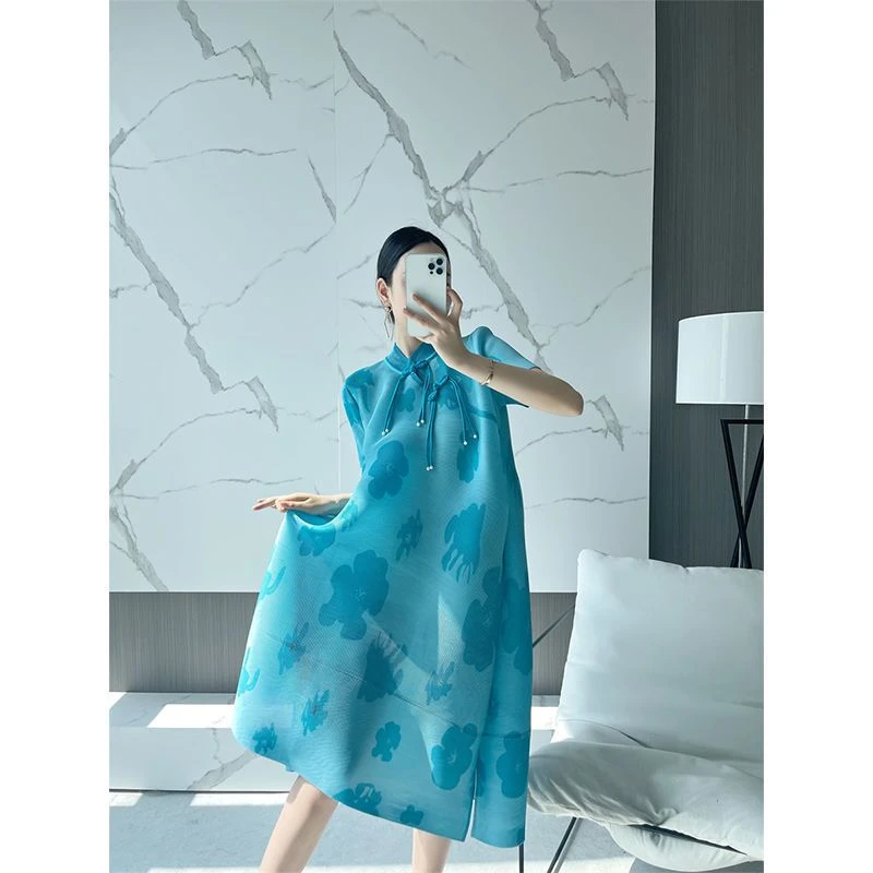 褶皱夏装短袖连衣裙时尚2025新款开叉显瘦气质立领印花a字裙女装