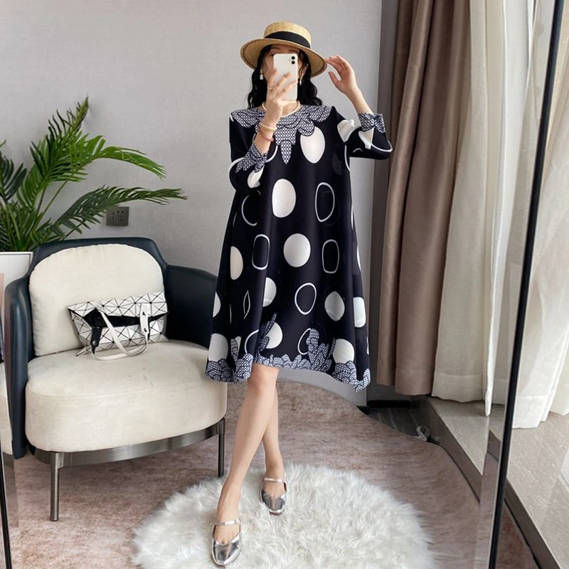 秋装新款宽松大码a字裙中长款褶皱圆领波点印花妈妈连衣裙女高端