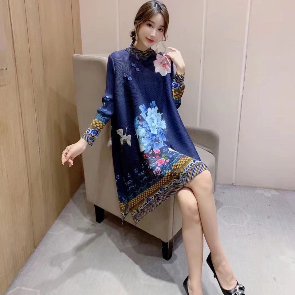 阔太太盘扣褶皱连衣裙新中式国风印花宽松旗袍裙子长袖春秋季新款