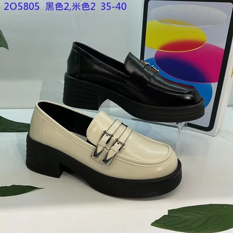 春达秋季新品厚底乐福鞋，黑米两个色