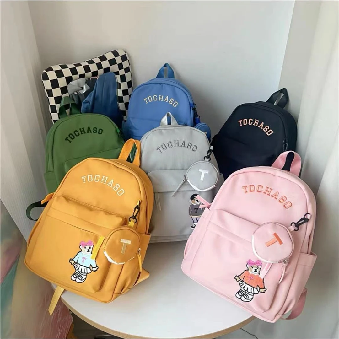 新款韩系休闲双肩包时尚轻便出游包男女通用小熊包春游旅行双肩包