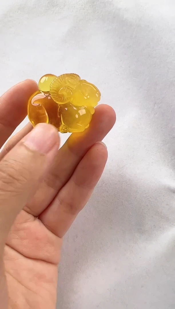 【闪购商品】琥珀裸石未镶嵌11006110-摆件