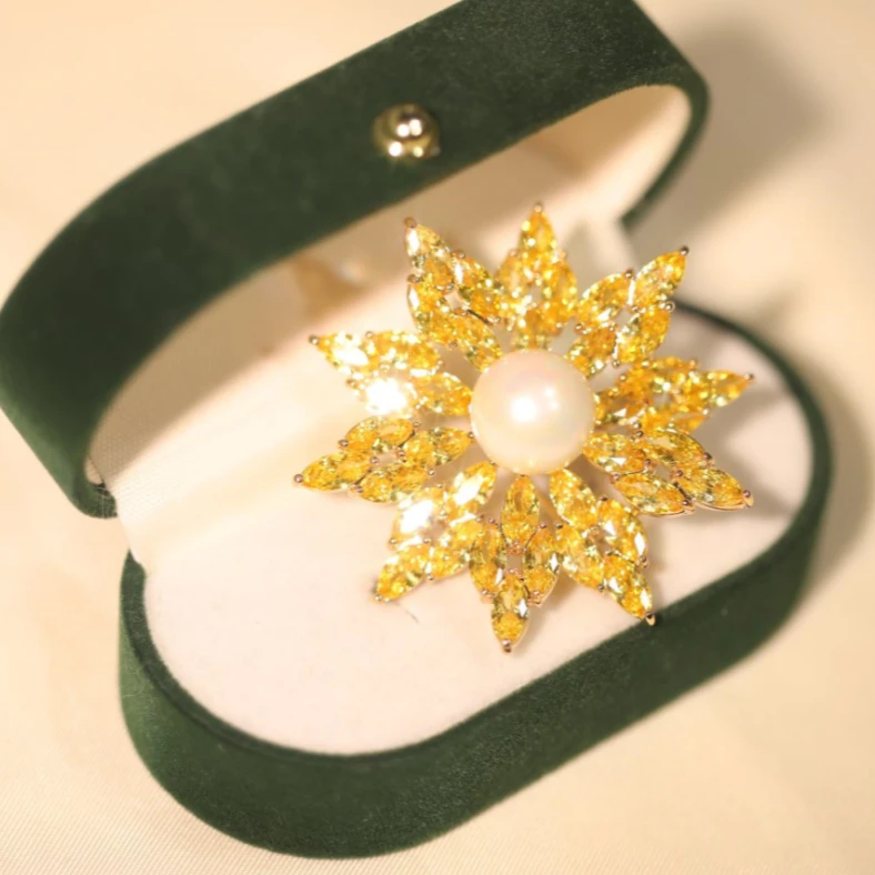 铜合金合成锆石胸针 【灿烂人生】气质优雅简约款太阳花胸针752