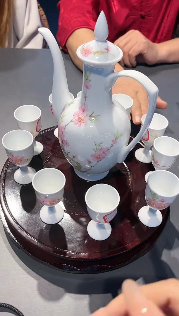 【闪购商品】官窑瓷画院824官窑瓷画院胡晶桃花套组1酒壶10杯