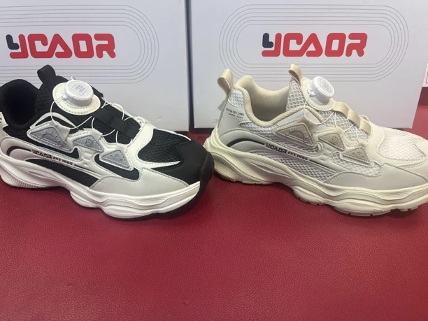 永高人夏季新款男女休闲运动鞋透气超轻跑步鞋时尚