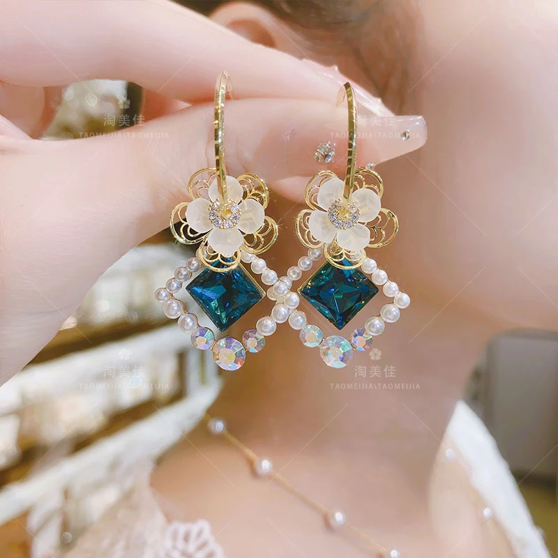 铜合金耳饰 小众设计感轻奢花朵耳环超仙气质时尚精致百搭耳饰G67