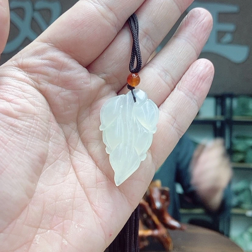 【闪购商品】蛇纹石玉颈饰树叶任选其一未镶嵌