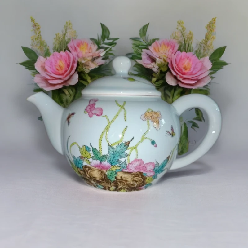 （容量约250毫升）荷塘粉彩工艺陶瓷壶