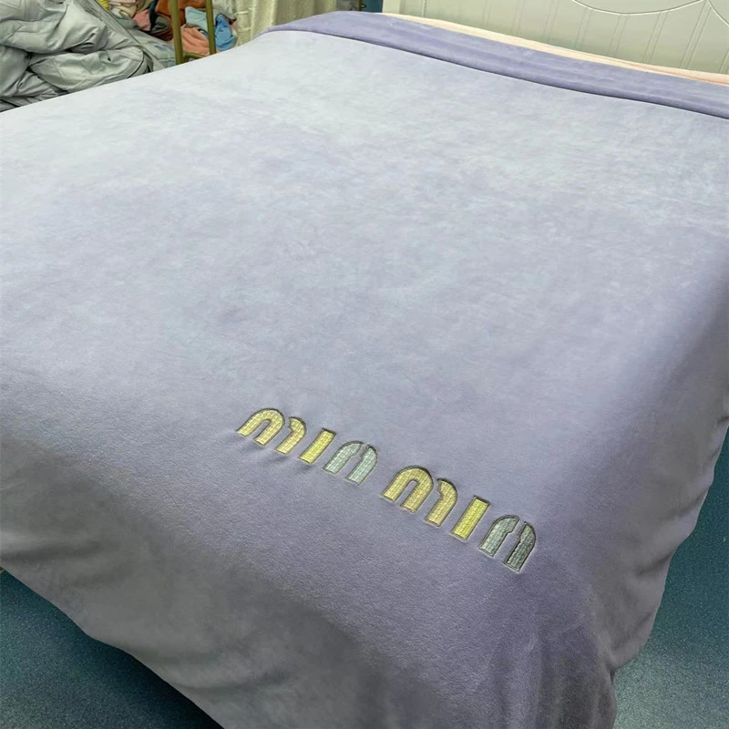 冬季牛奶绒加绒被套200*230cm6X7毛绒被罩220x240cm加大双面绒7X7