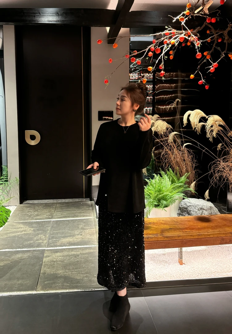 七七/【约瑟芬小调-半裙】氛围感精致约会穿搭亮片半裙