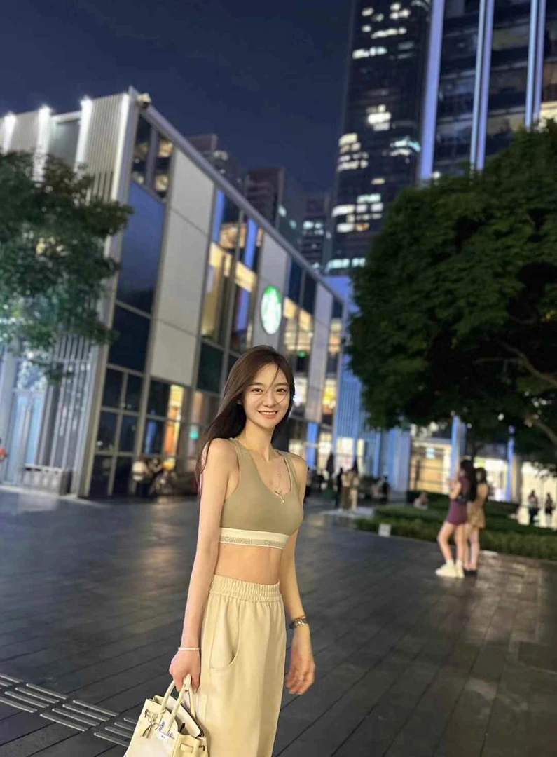 Tsuen荃壹 “淡然步调”粒子双面卫裤