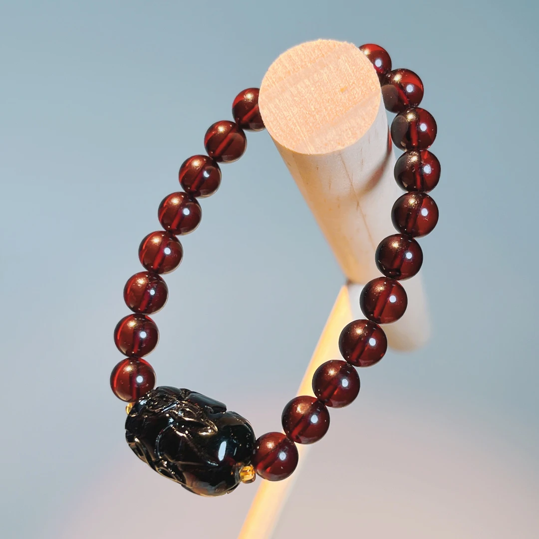 夏歌珠宝-缅甸血珀设计单圈8+圆珠貔貅配珠气质时尚复古双圈手链