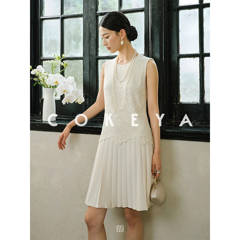 COKEYA/优雅香榭丽~匠心手工蕾丝立体百褶拼接无袖优雅直筒连衣裙