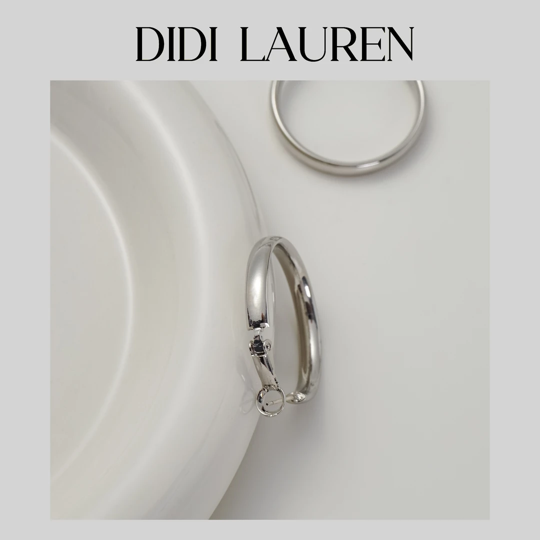 铜合金耳饰 DIDI LAUREN“轻法美感”简约大气百搭款银色素圈耳环