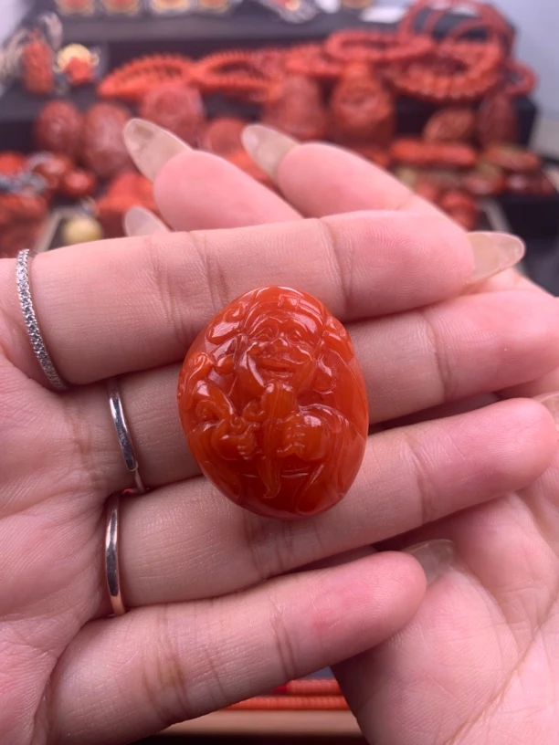 南红川料财神25.7mm