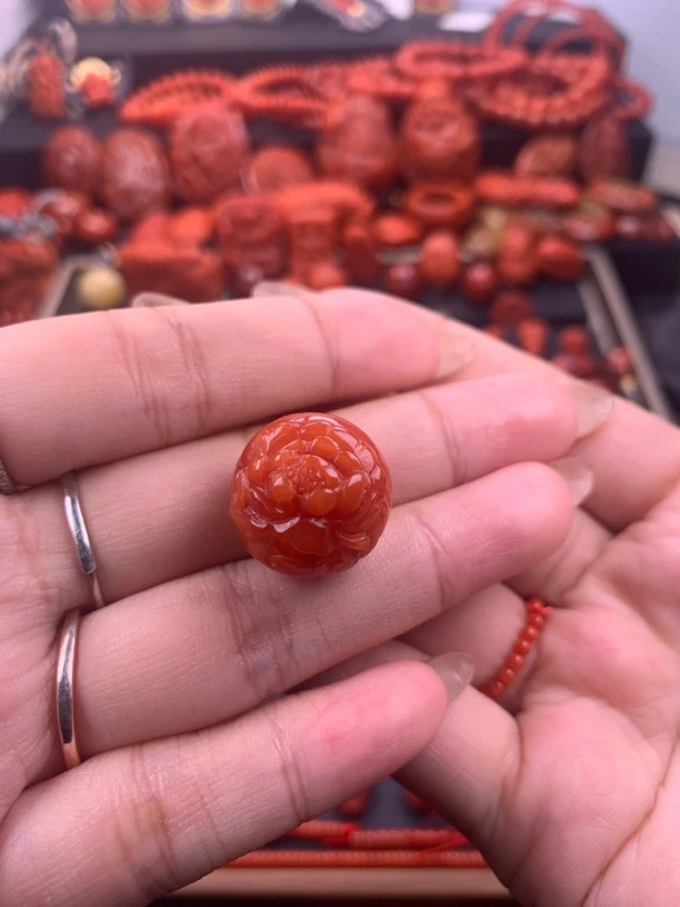 南红川料精工巧雕富贵花开18.8mm