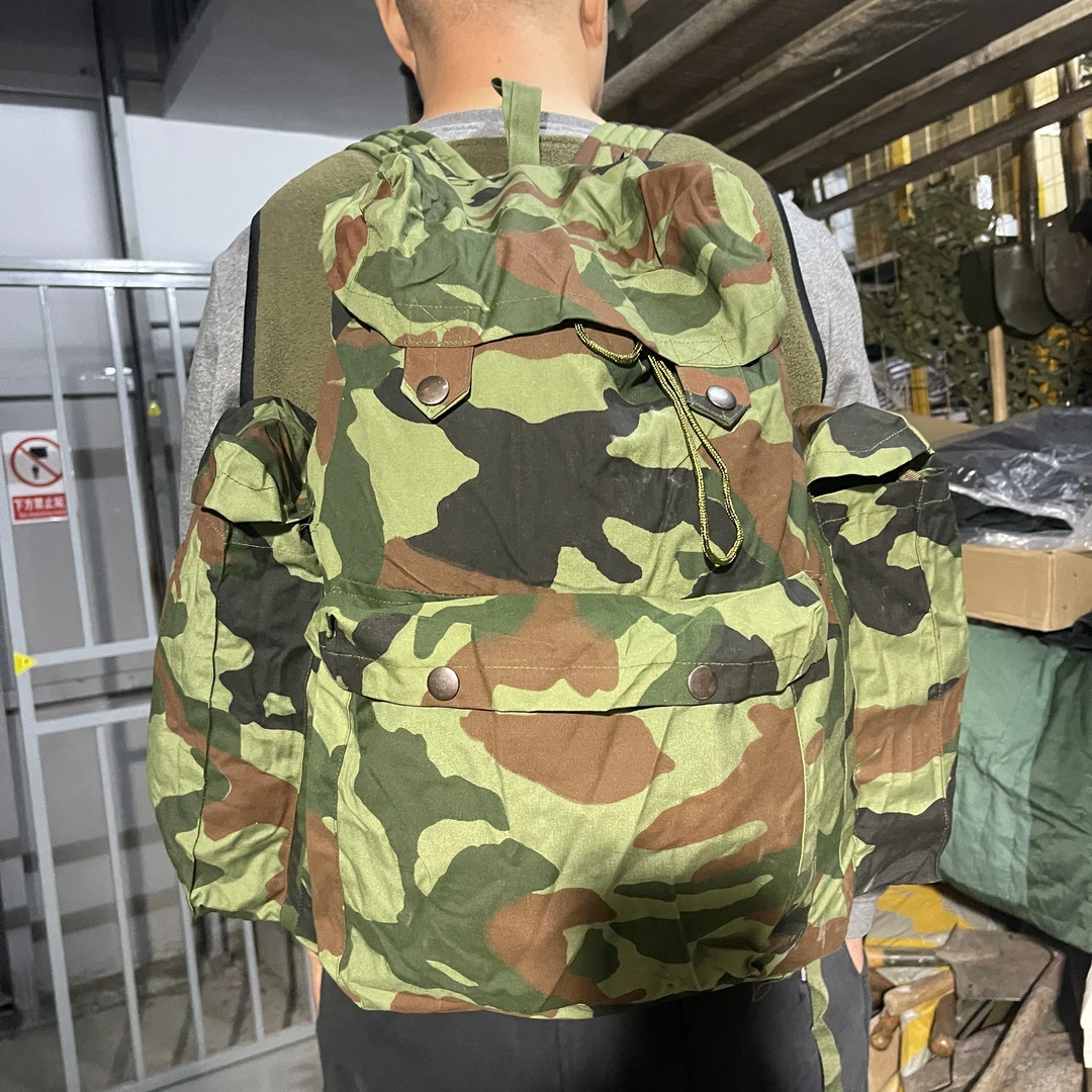 老库存迷彩背包防水轻便多功能包