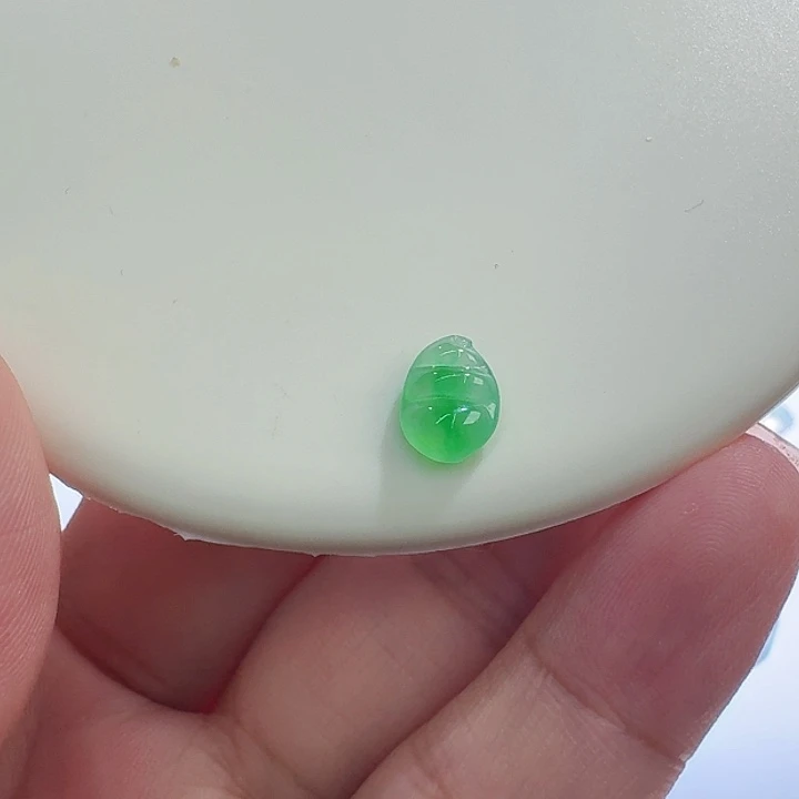 翡翠颈饰未镶嵌橙**ღ裸石