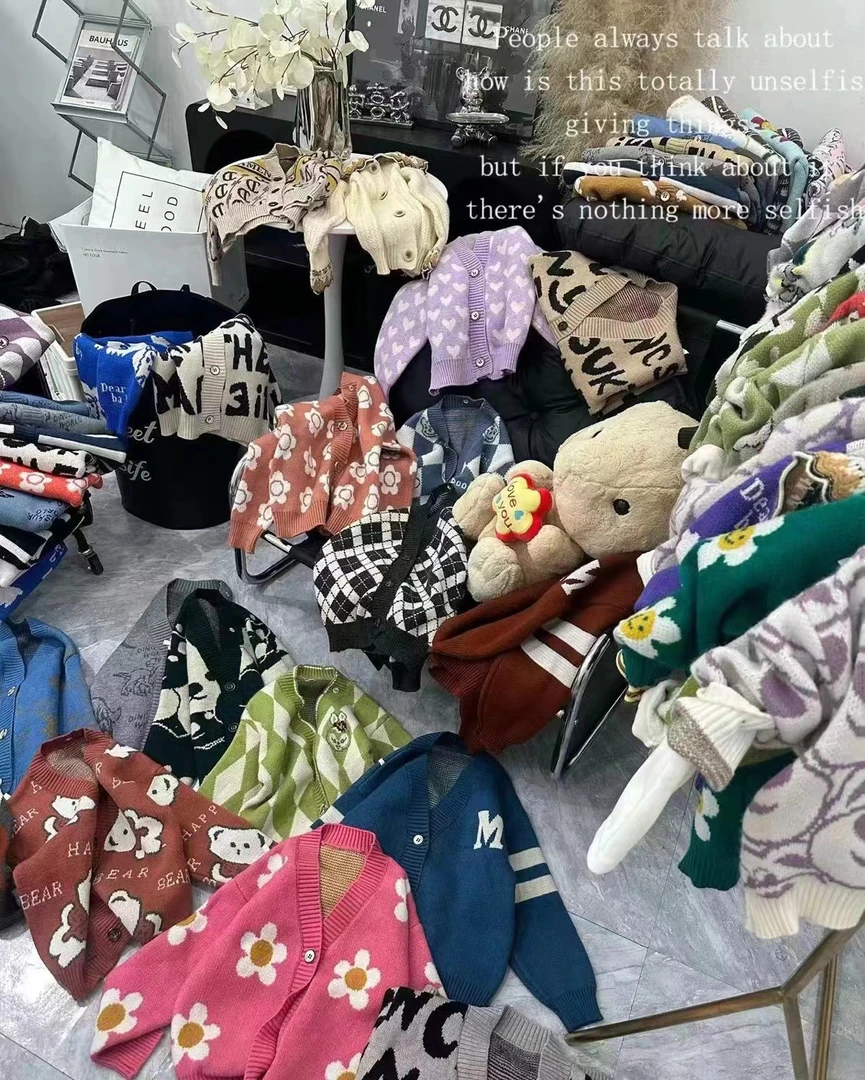 多编码男童女童衣服（551-560）