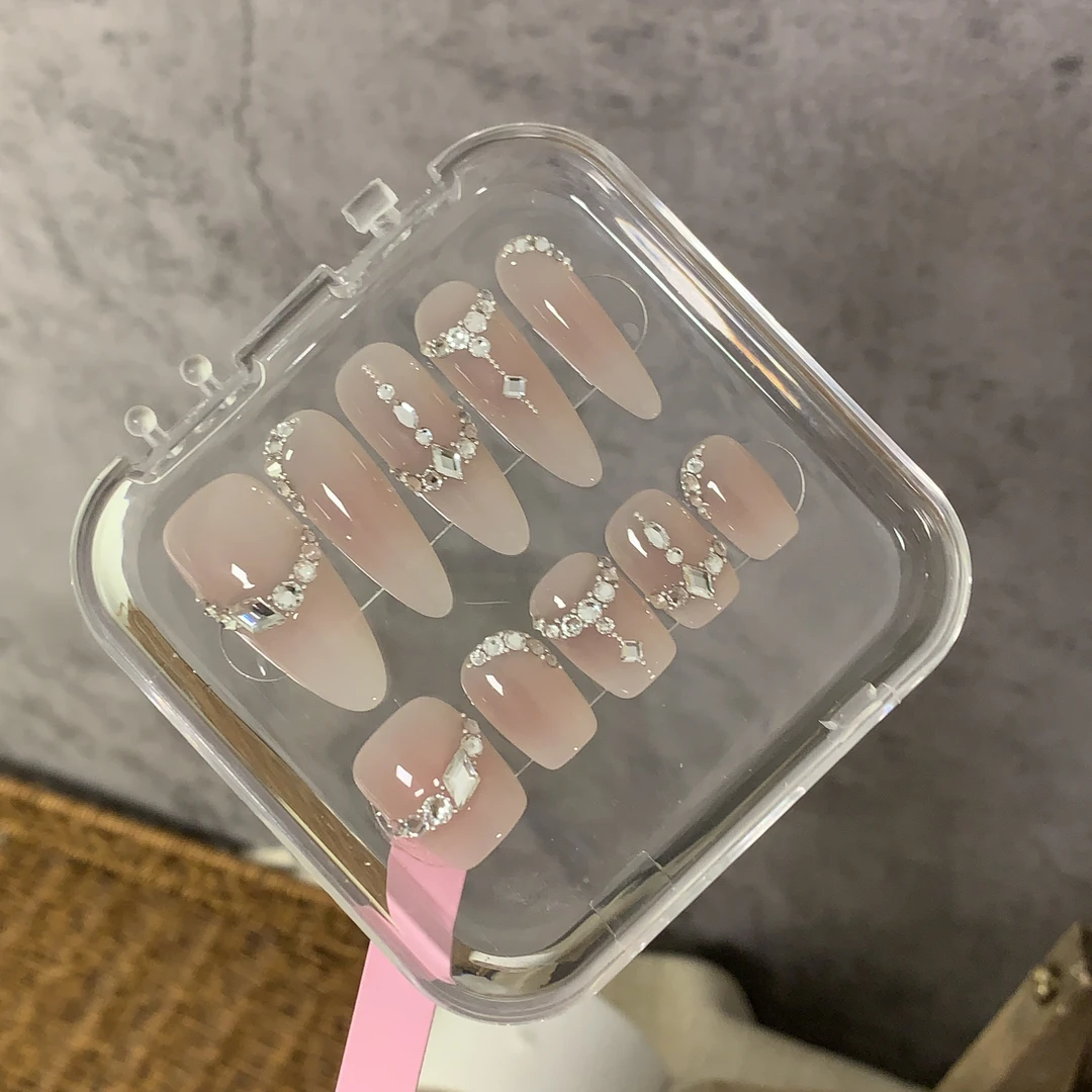 越大王 全华 腮红冰透白拼钻之间白渐变高端定制纯手工穿戴甲